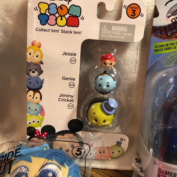 Disney toys and Golden Book bundle - Picture 4 of 8